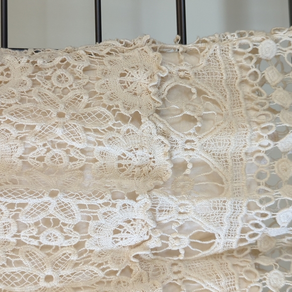 Lace Tank Top - Picture 2 of 3